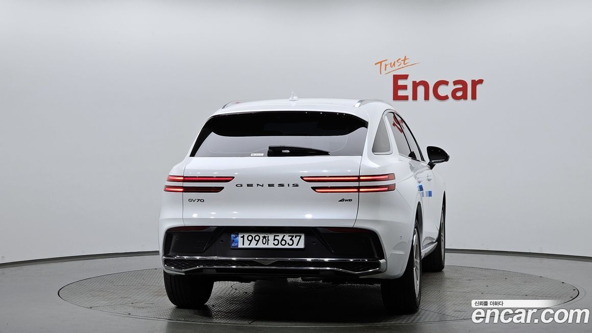 Genesis GV70 2025