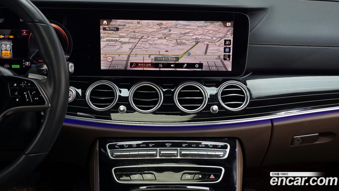 Mercedes-Benz E-Class 2021