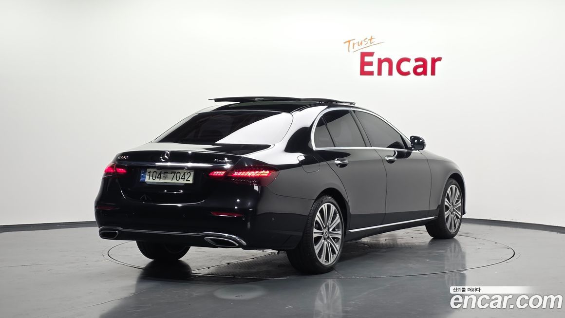 Mercedes-Benz E-Class 2021