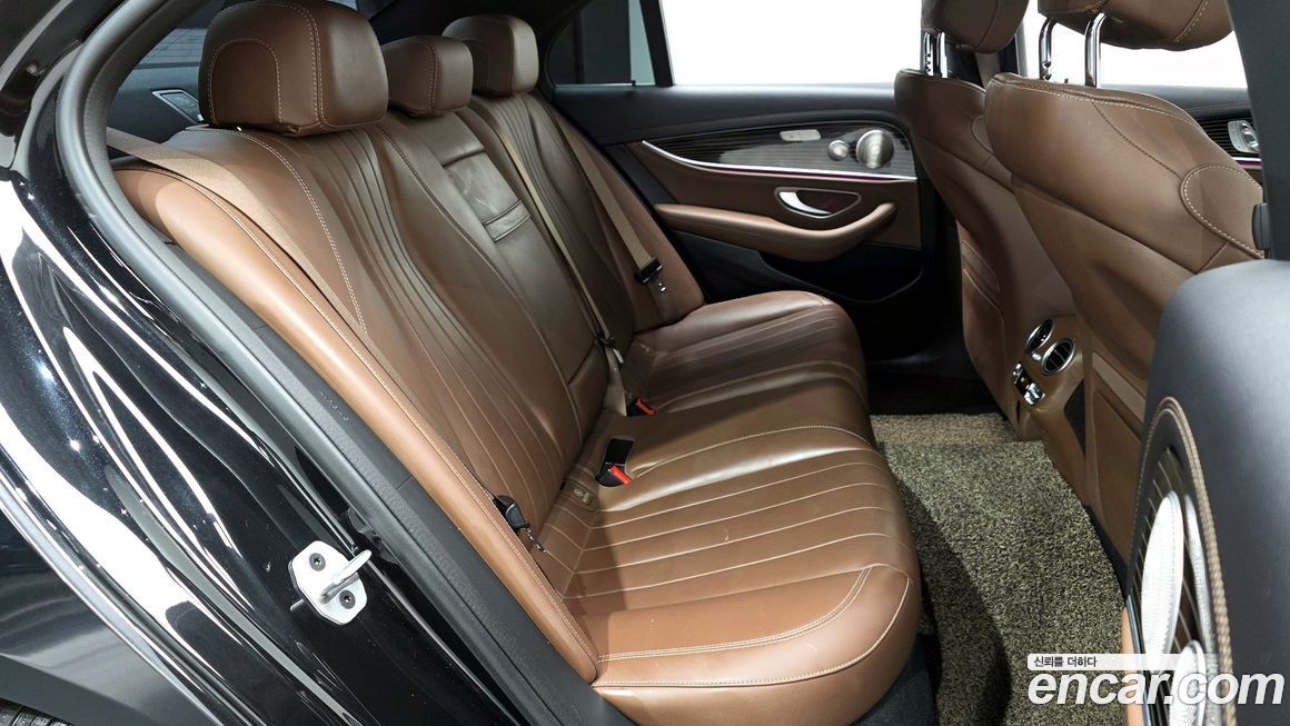 Mercedes-Benz E-Class 2021