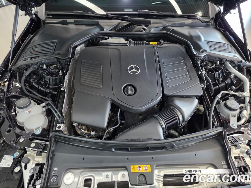 Mercedes-Benz C-Class 2024