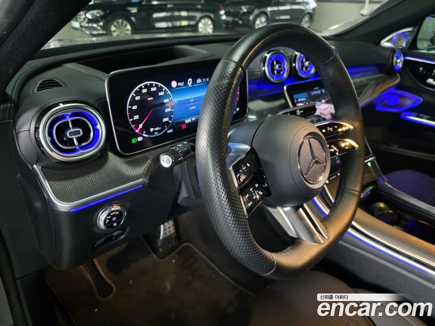 Mercedes-Benz C-Class 2024
