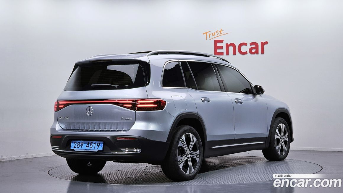 Mercedes-Benz EQB 2026