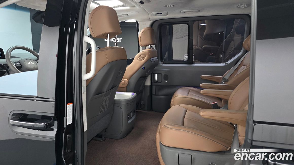 Hyundai Staria 2025