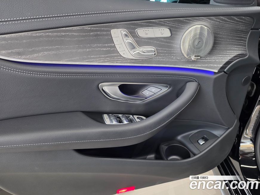 Mercedes-Benz E-Class 2022