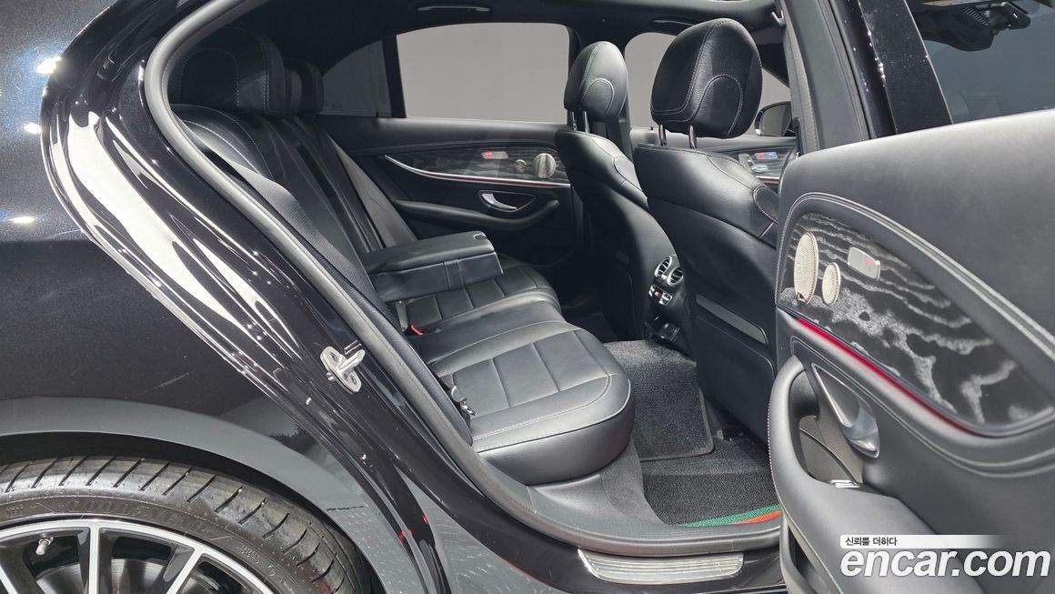 Mercedes-Benz E-Class 2023