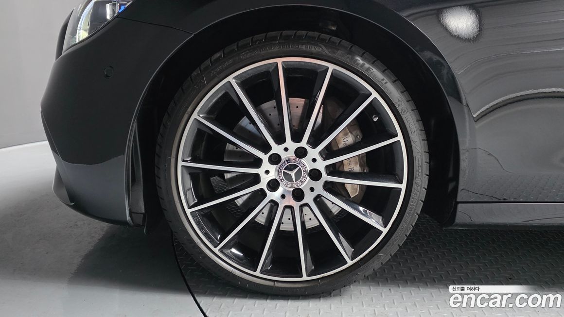 Mercedes-Benz E-Class 2023