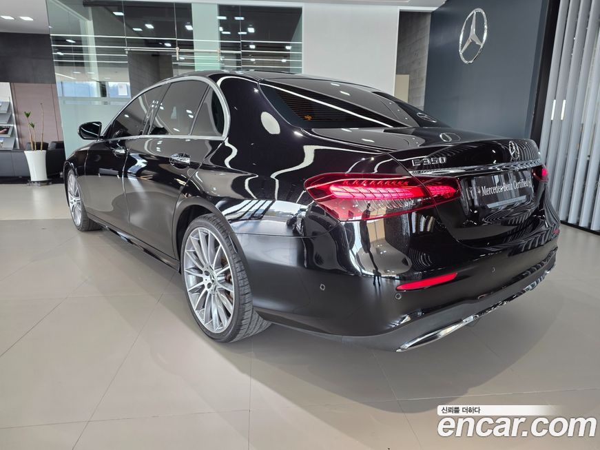 Mercedes-Benz E-Class 2022
