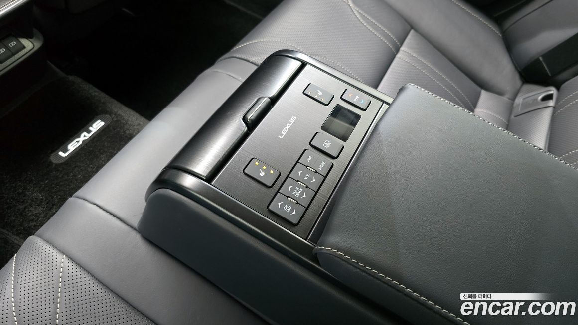 Lexus ES 2025