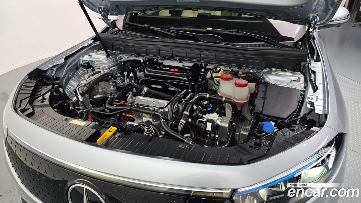 Mercedes-Benz EQB 2026