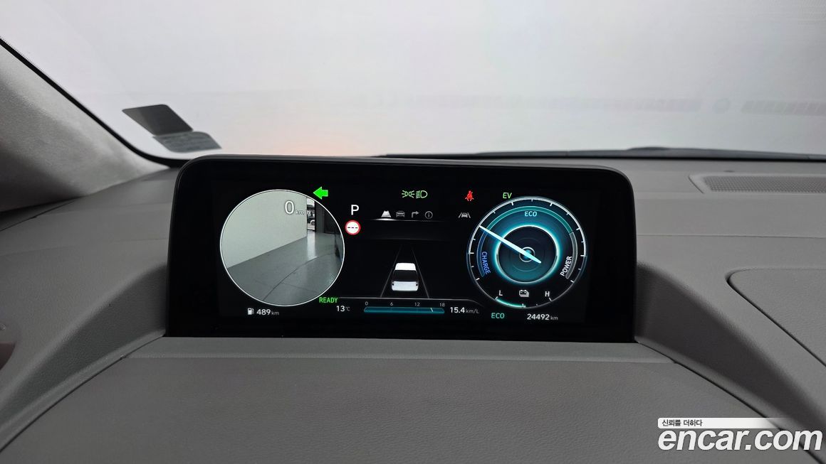 Hyundai Staria 2025