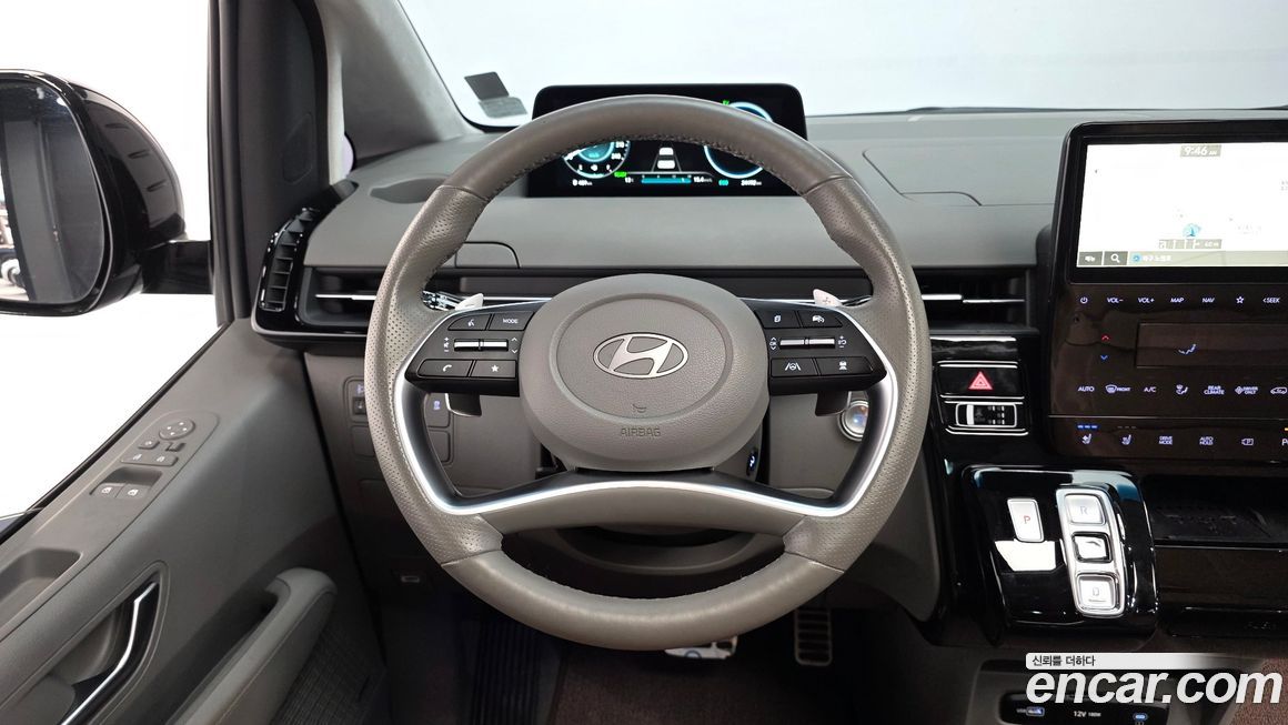 Hyundai Staria 2025