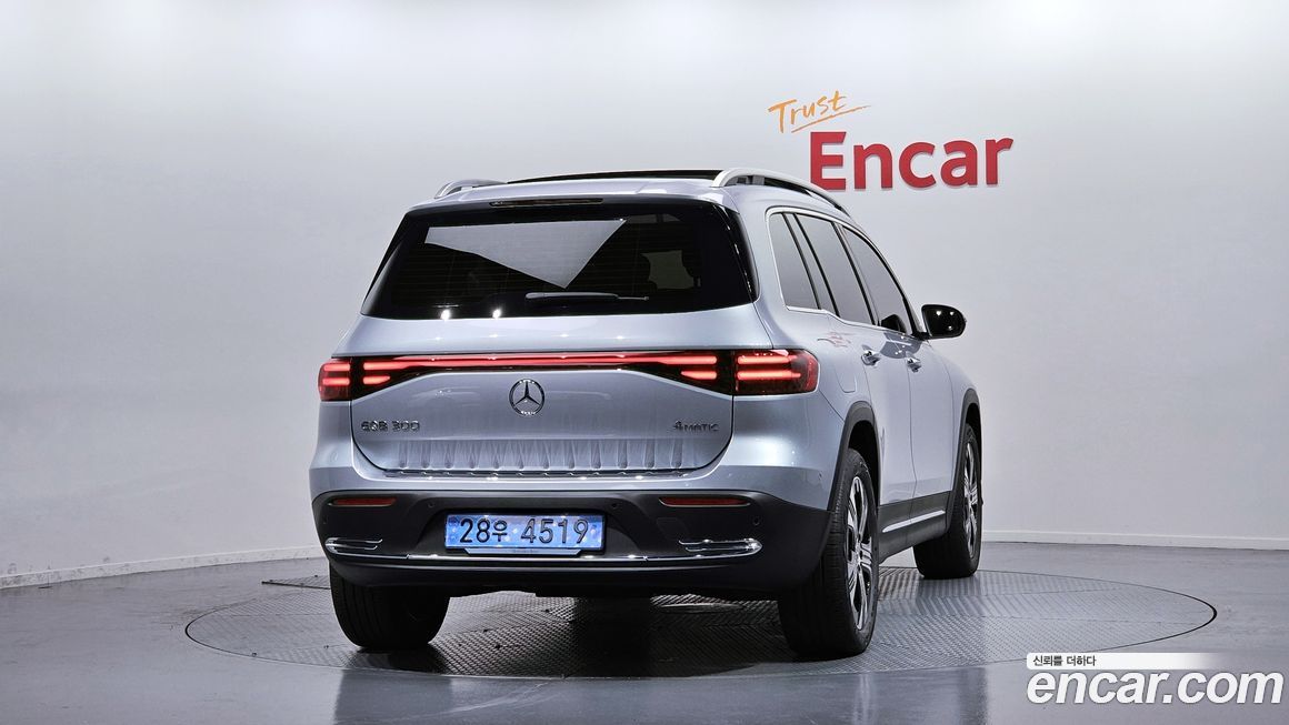 Mercedes-Benz EQB 2026