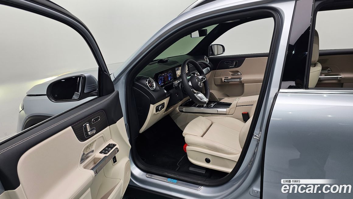 Mercedes-Benz EQB 2026