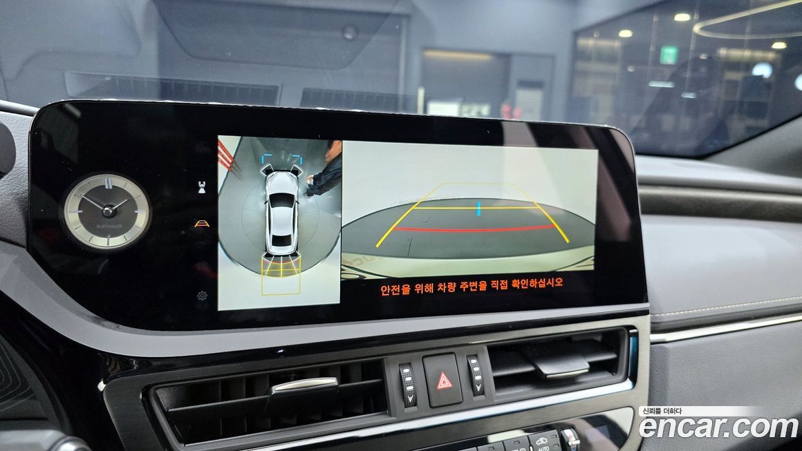 Lexus ES 2025