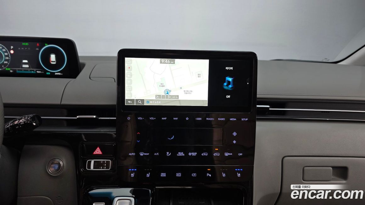 Hyundai Staria 2025