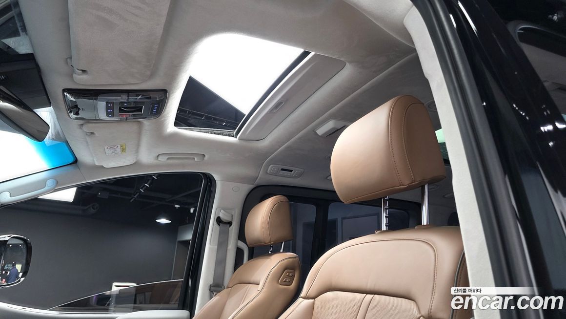 Hyundai Staria 2025