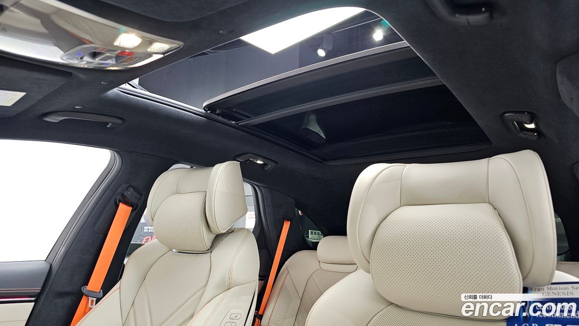 Genesis GV70 2025