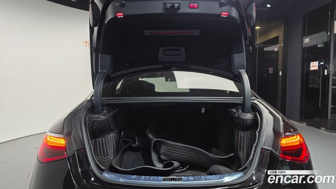 Mercedes-Benz S-Class 2021