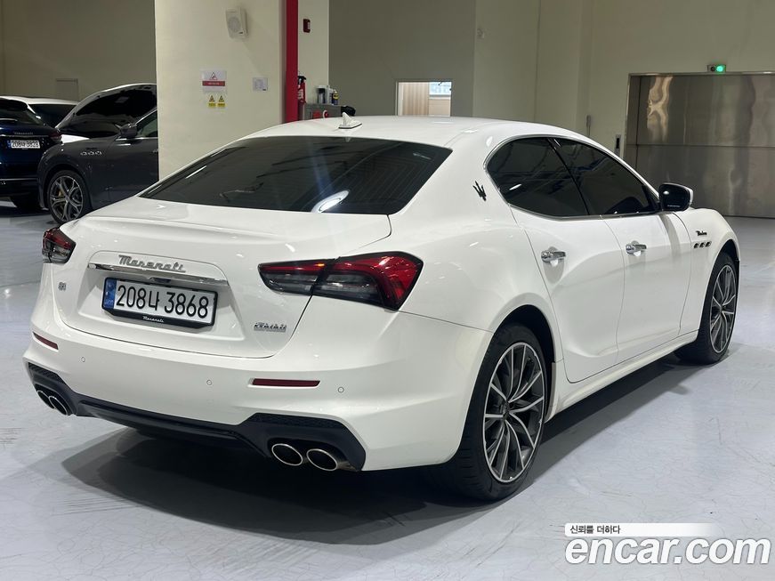 Maserati Ghibli 2023