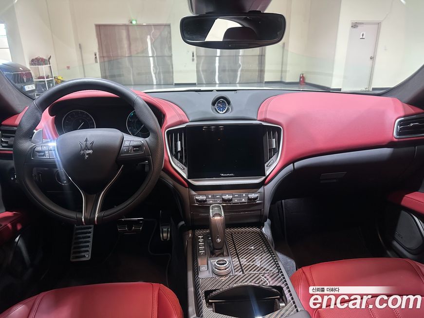 Maserati Ghibli 2023