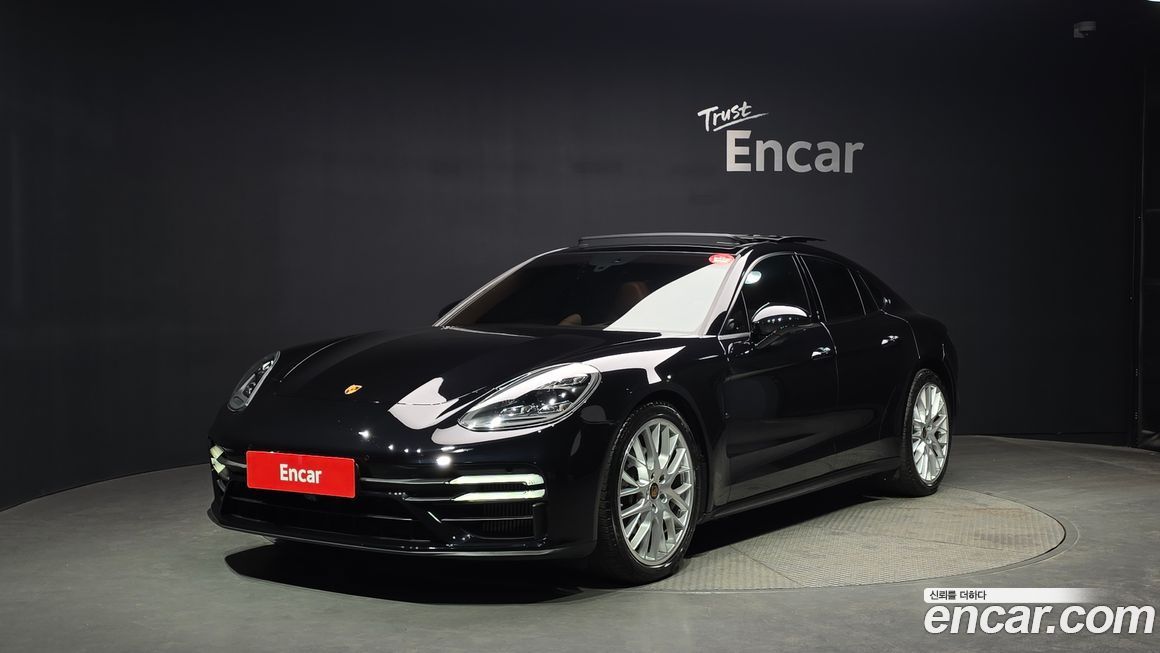 Porsche Panamera 2021