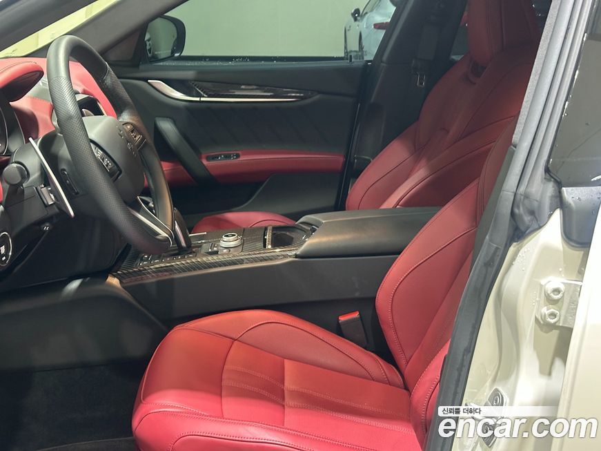 Maserati Ghibli 2023