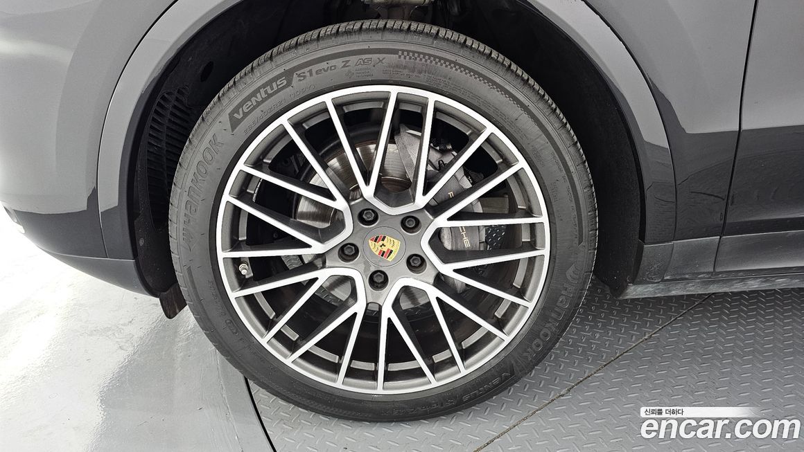 Porsche Cayenne 2021