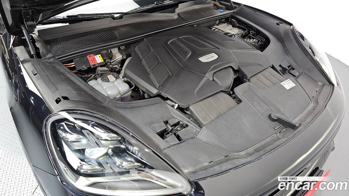 Porsche Cayenne 2021