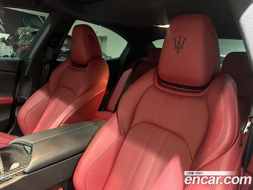 Maserati Ghibli 2023