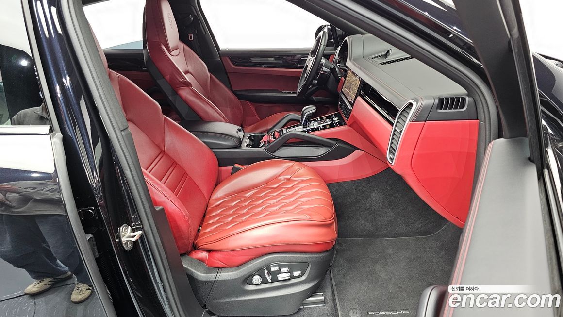 Porsche Cayenne 2021