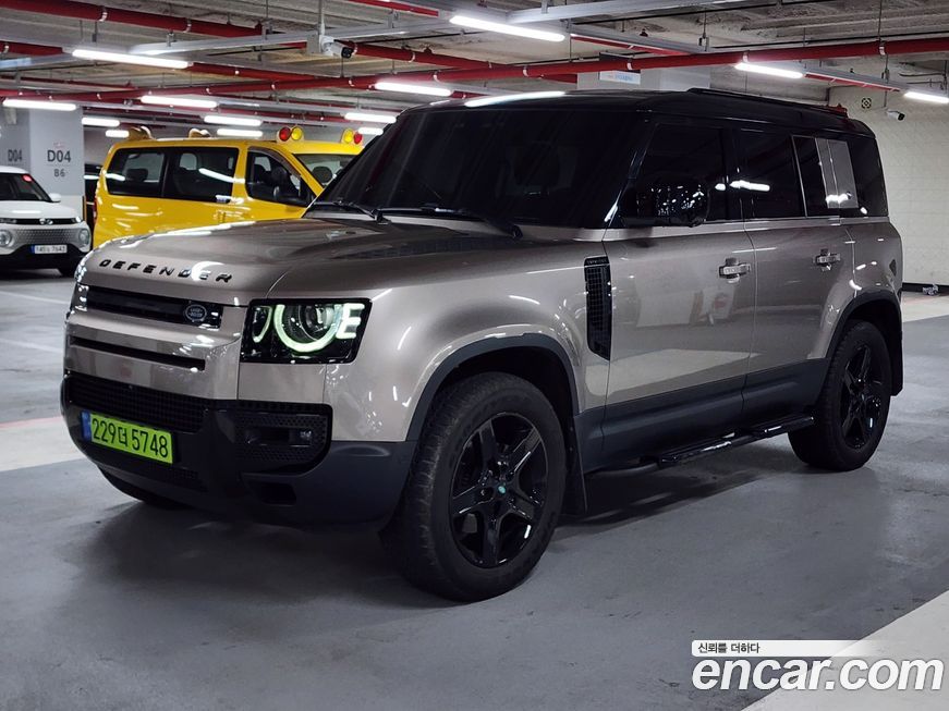 Land Rover Defender 2023