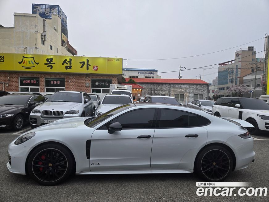 Porsche Panamera 2020