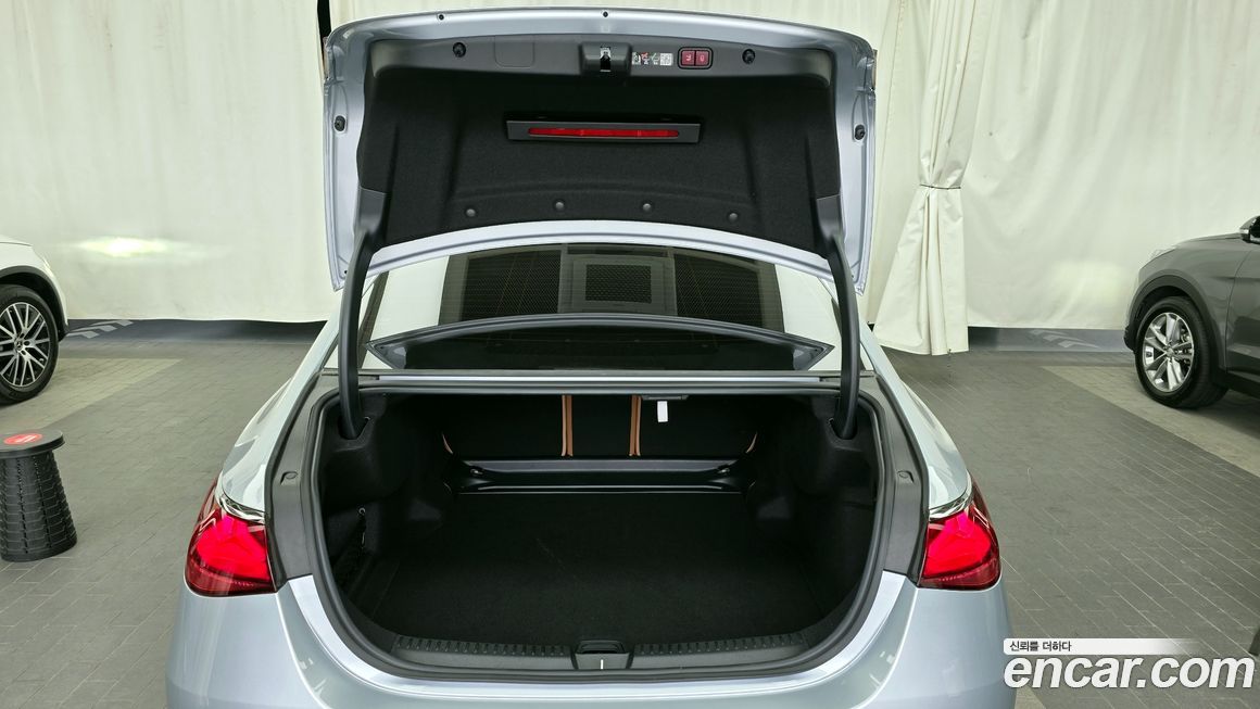 Mercedes-Benz E-Class 2025