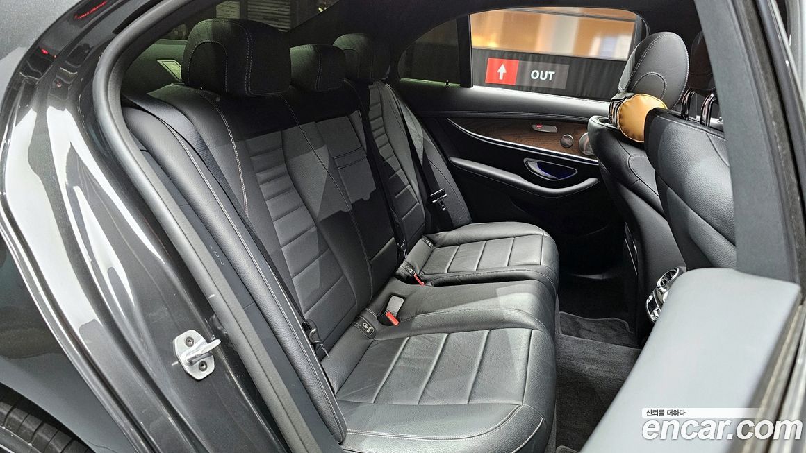 Mercedes-Benz E-Class 2021