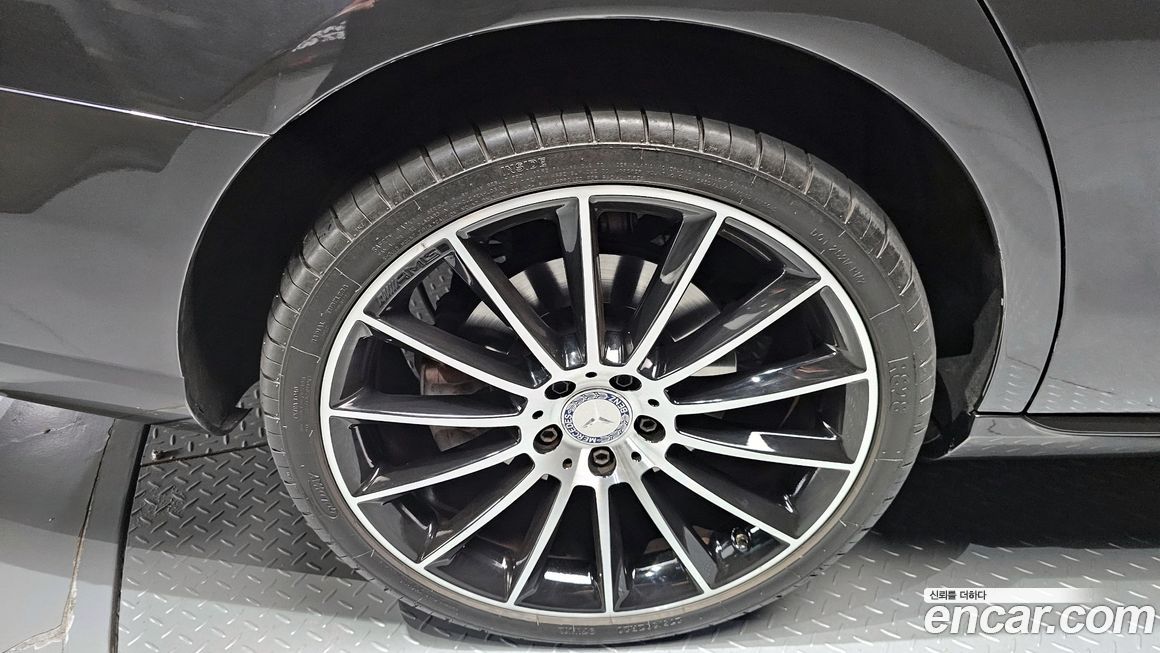 Mercedes-Benz E-Class 2021