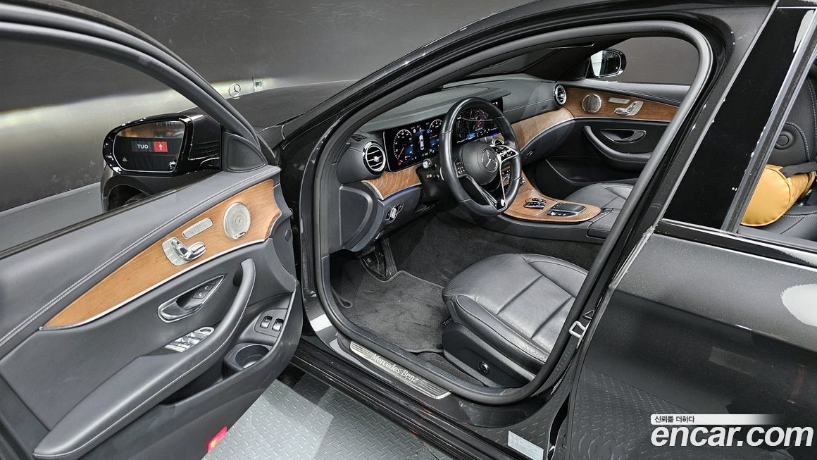 Mercedes-Benz E-Class 2021