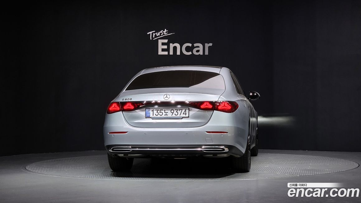 Mercedes-Benz E-Class 2025