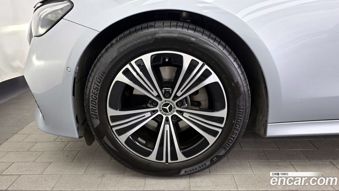 Mercedes-Benz E-Class 2025