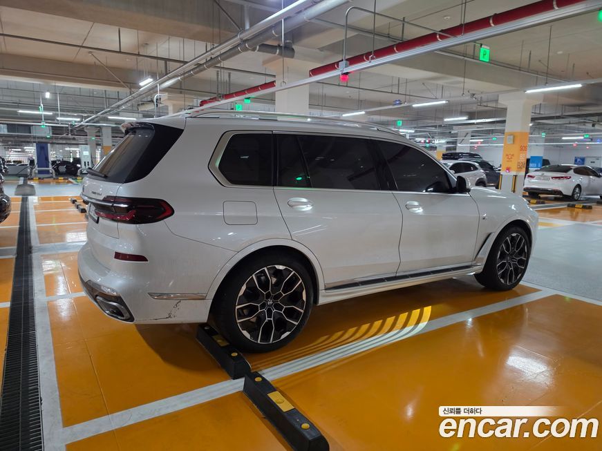 BMW X7 2025