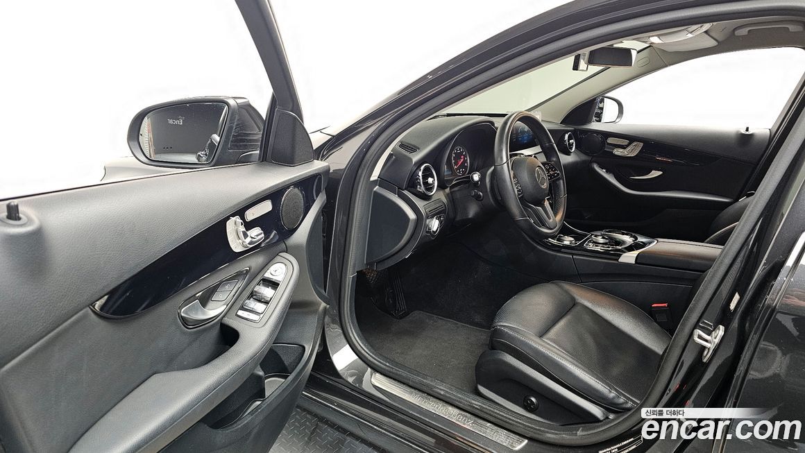 Mercedes-Benz C-Class 2020