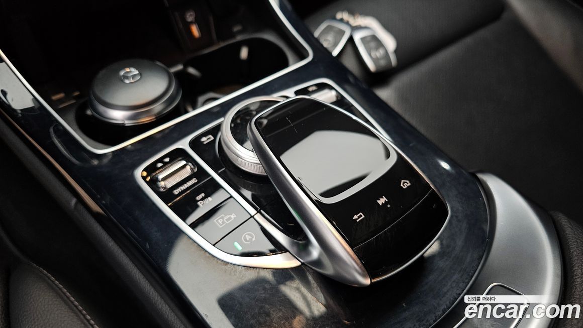 Mercedes-Benz C-Class 2020