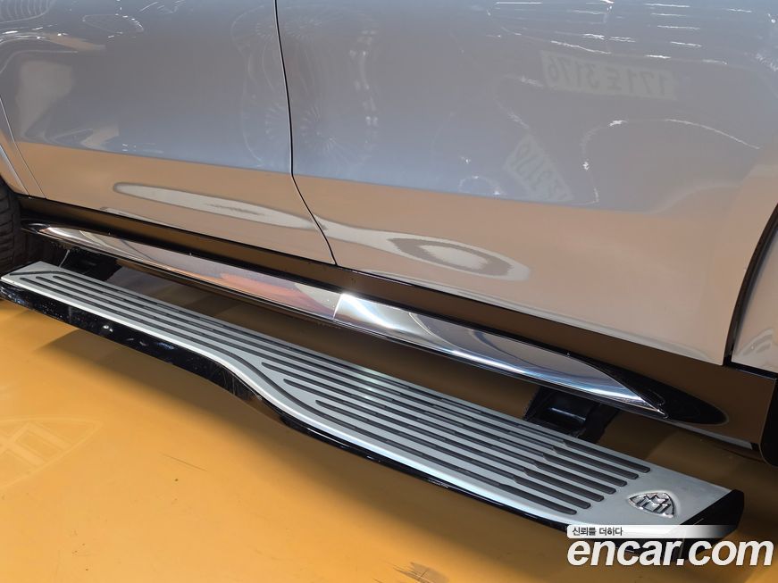 Mercedes-Benz GLS-Class 2023