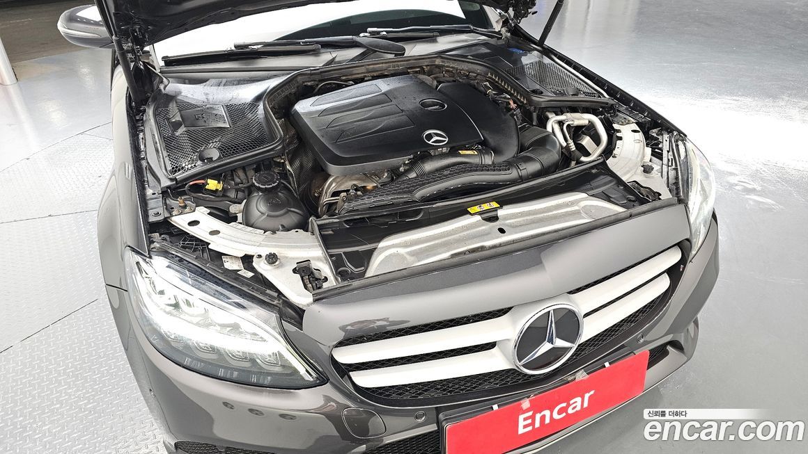 Mercedes-Benz C-Class 2020