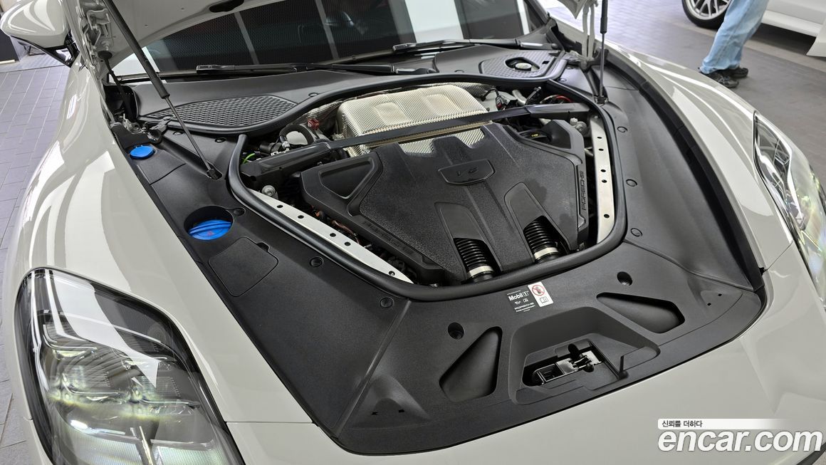 Porsche Panamera 2025