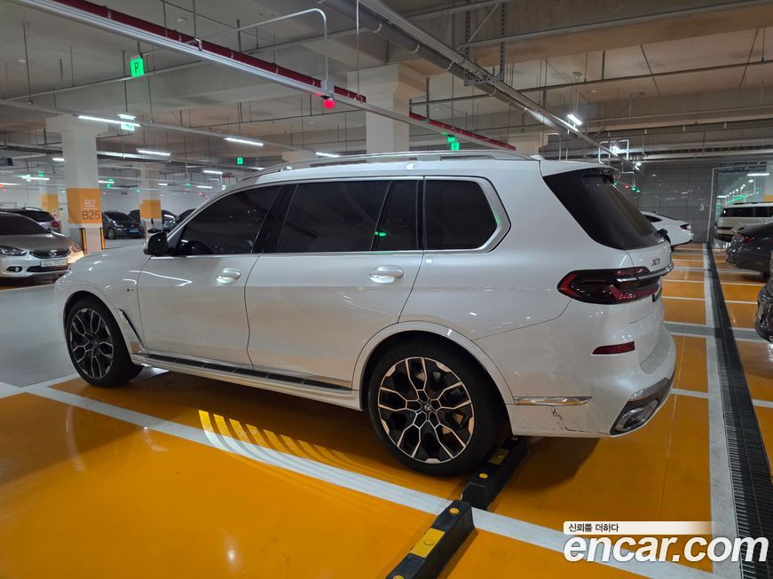 BMW X7 2025