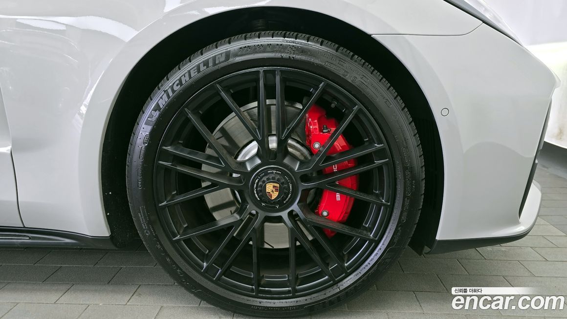 Porsche Panamera 2025