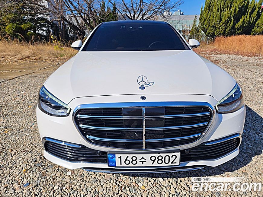 Mercedes-Benz S-Class 2024