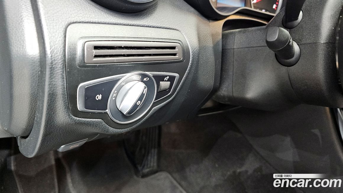 Mercedes-Benz C-Class 2020