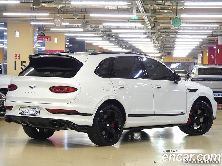 Bentley Bentayga 2023